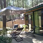 Holiday home Maison, Piscine Sous Les Pins *