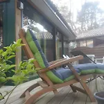 Maison, Piscine Sous Les Pins Holiday home