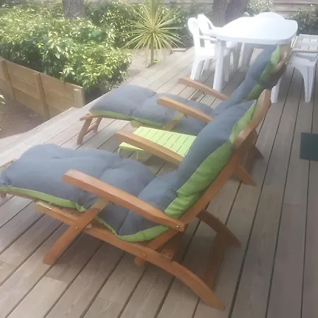 Maison, Piscine Sous Les Pins Prázdninový dům *